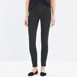 Madewell 9" High-Rise Skinny Leg Jeans in Dark Gray Wash: Garment-Dyed Edition
